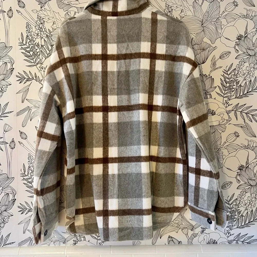 Plaid Button-Up Shaket - Gray and Brown - Picture 6 of 7